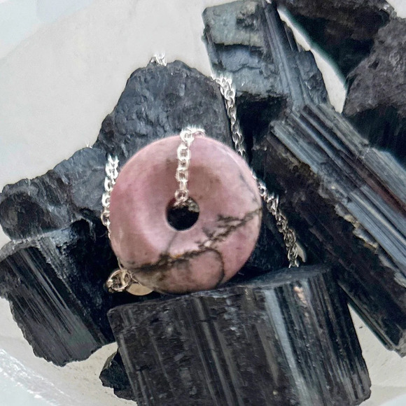 Rhodonite donut pendant silver necklace 925 stamped sterling - Picture 1 of 8
